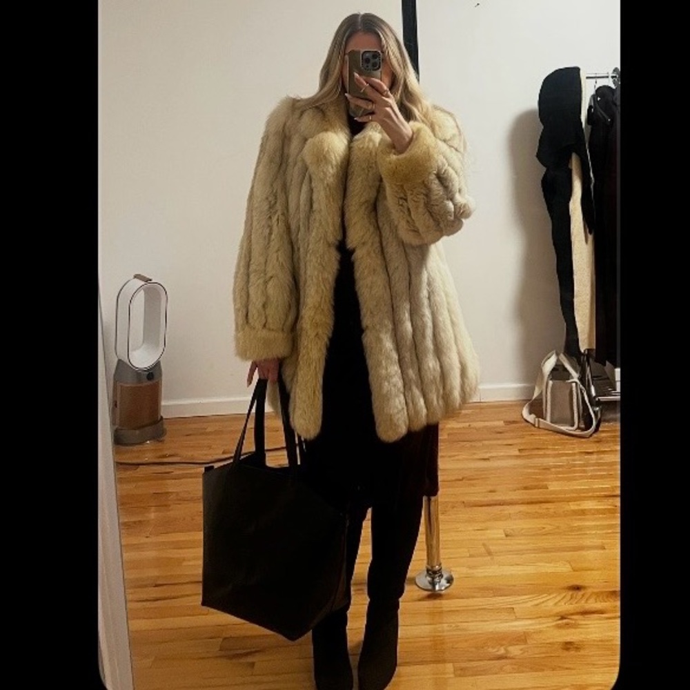 SAGA FOX - Real Fur Coat Ivory Fox – Medium